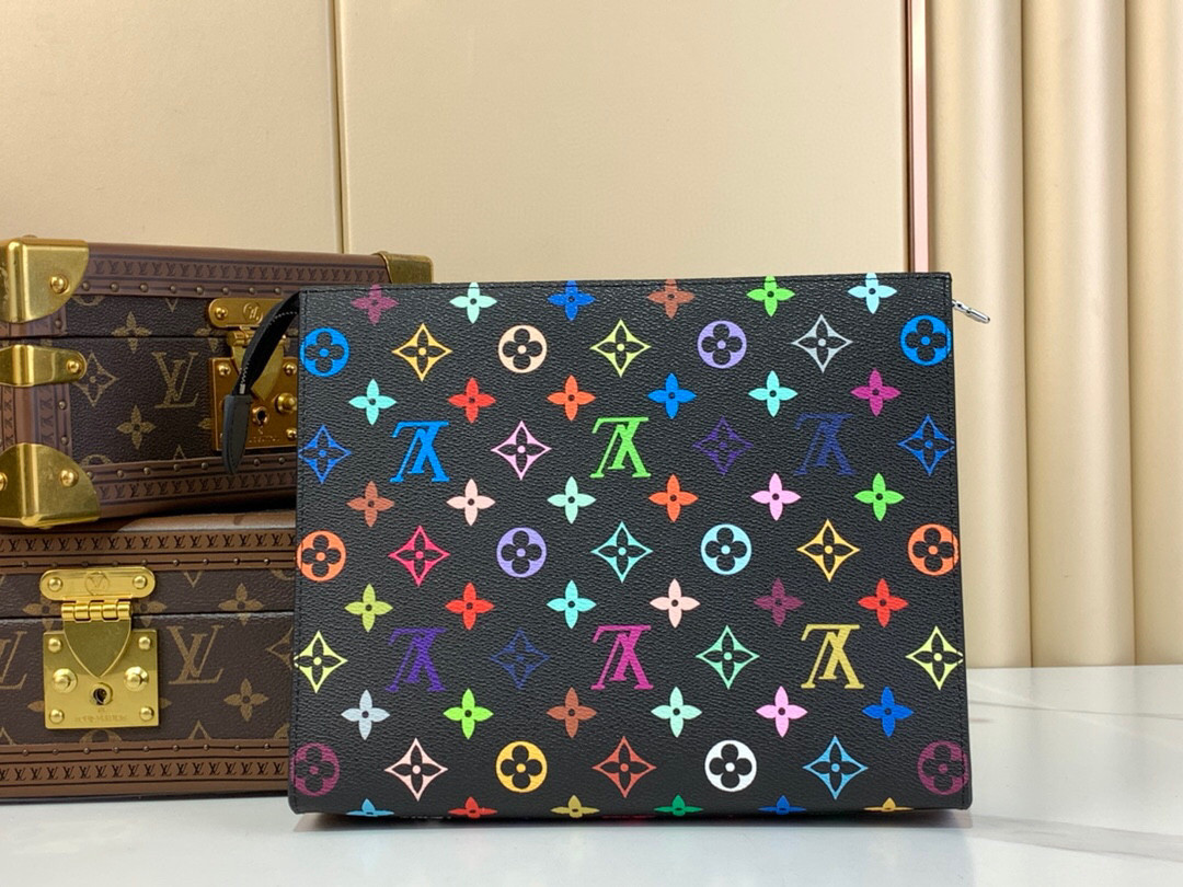 l0*is V*t0n toiletry pouch 26