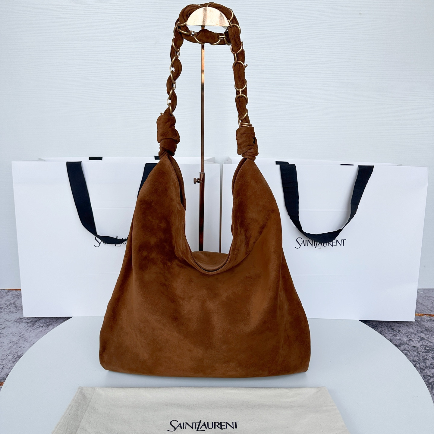 Y*L amalia in suede - 40×50×1cm