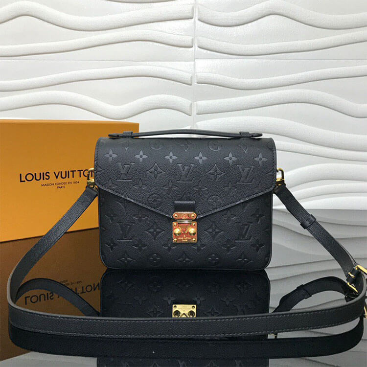 LV Pochette Metis Handbag