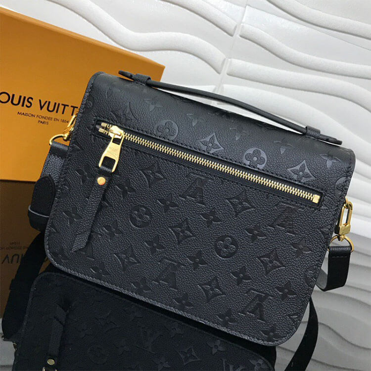 LV Pochette Metis Handbag