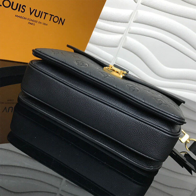 LV Pochette Metis Handbag