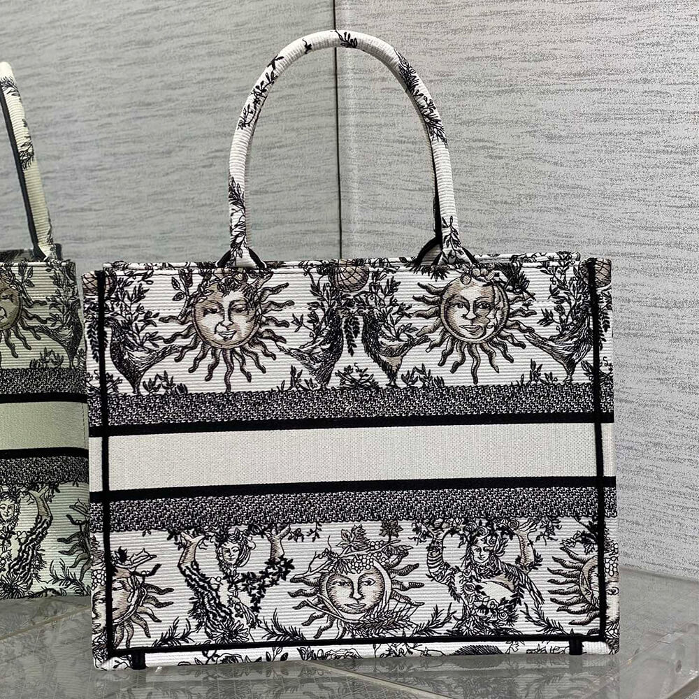 medium D*or book tote