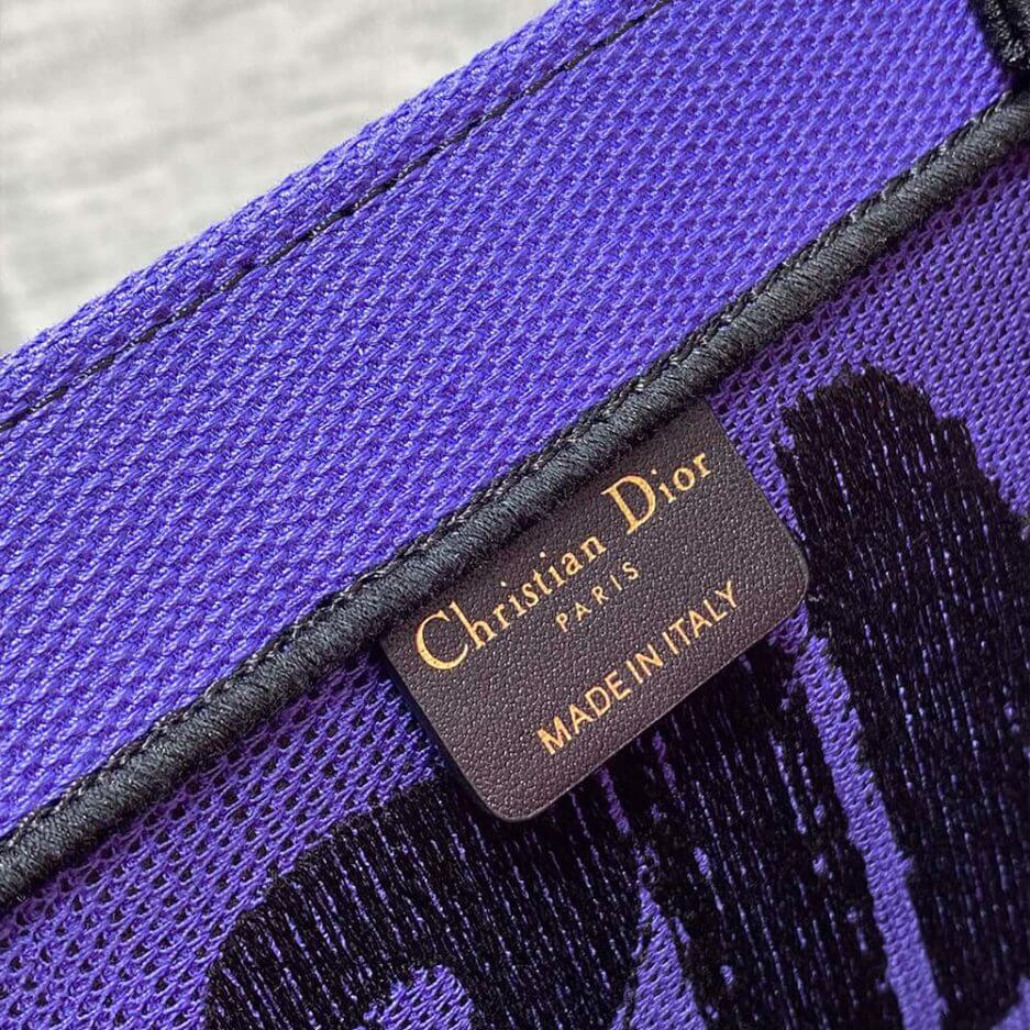 medium D*or book tote