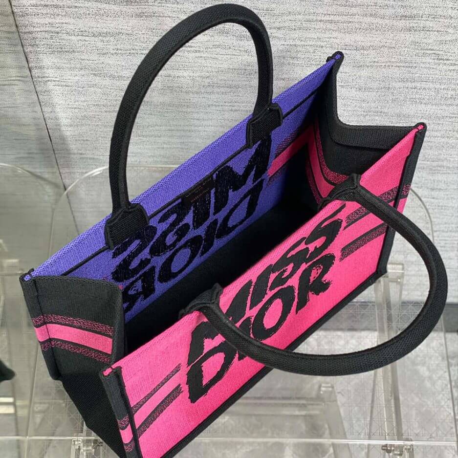 medium D*or book tote