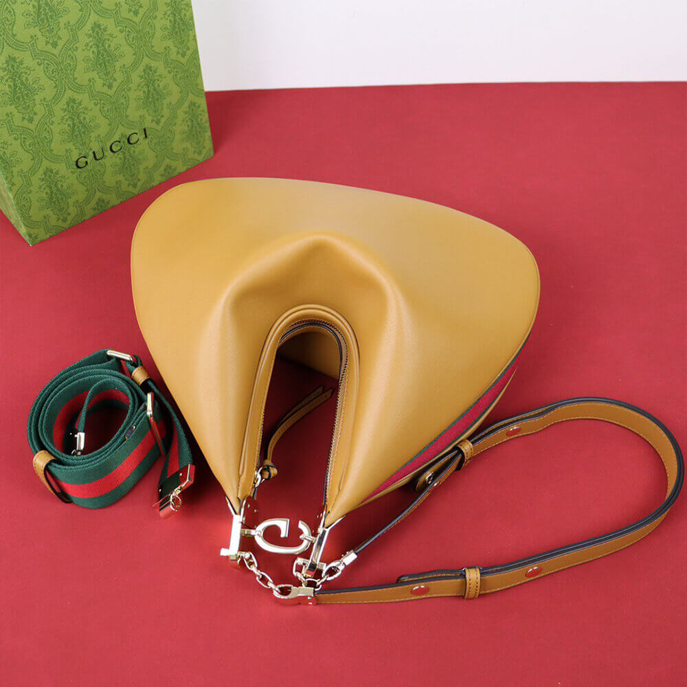 G*u*i attache large shoulder bag