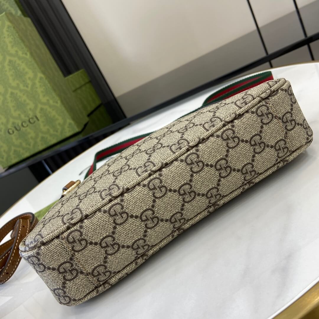 GG Emblem small shoulder bag