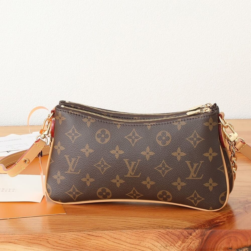 LV Liv Pochette